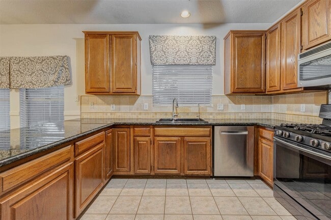 Building Photo - 1723 Park Ridge Dr