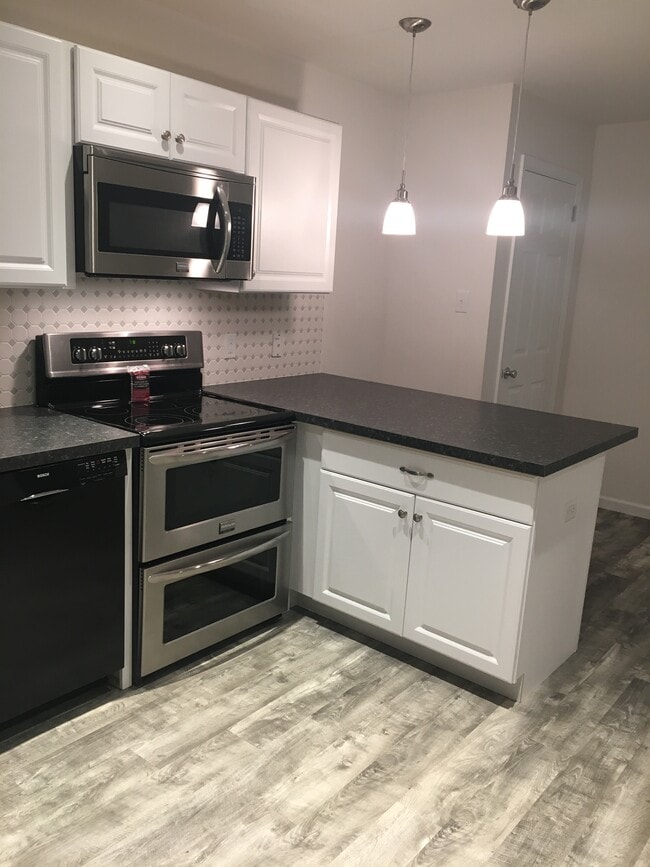 Photo - 2239 Milford Square Pike