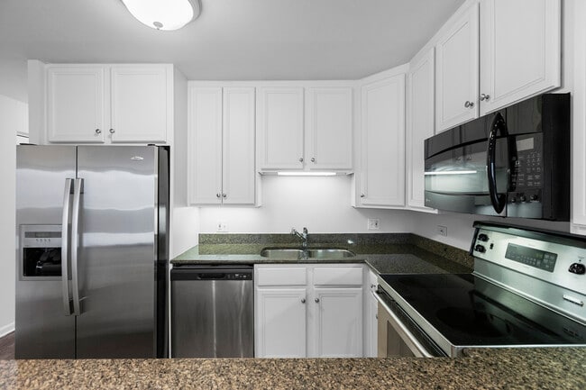 Photo - 1356 N Dearborn St Unit 19