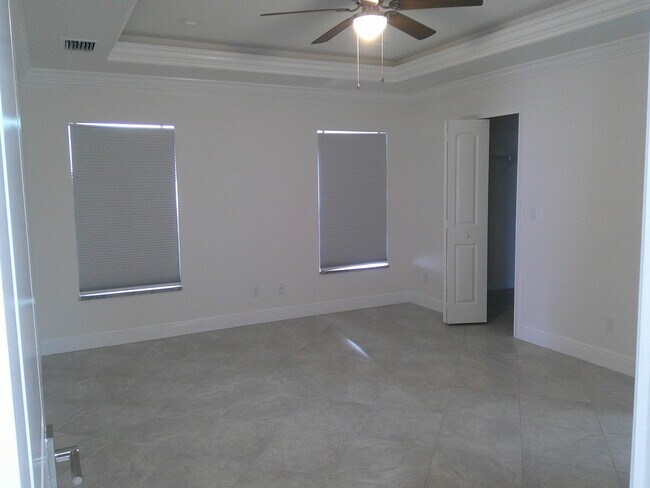 Photo - 310 SW Becker Rd