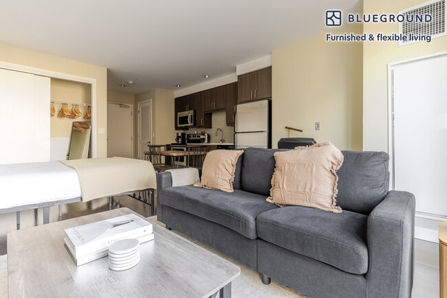 Photo - 77 Exeter St Unidad FL8-ID1178