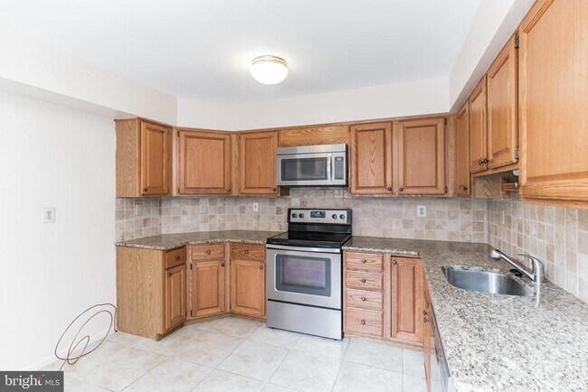48 Stonehurst Ct