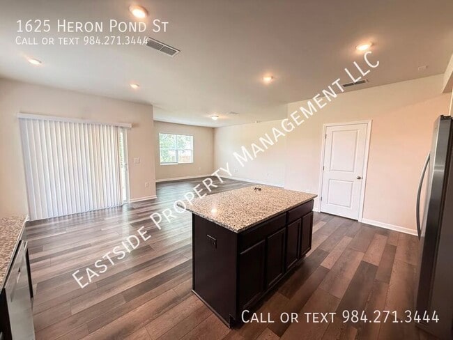 Photo - 1625 Heron Pond St