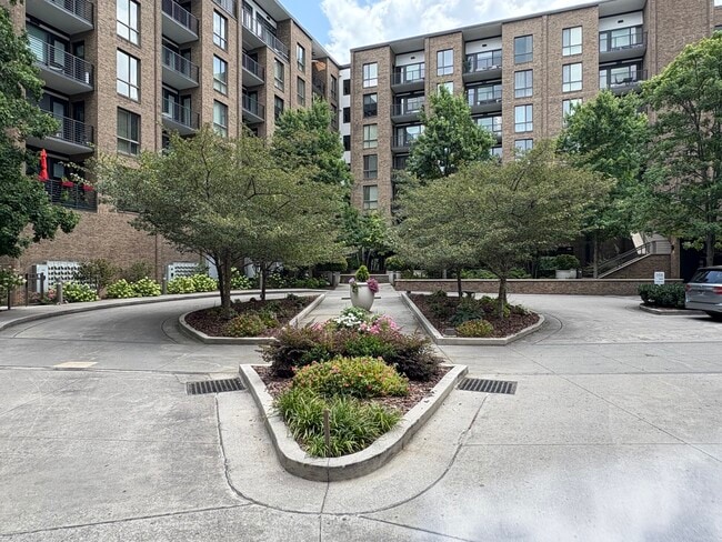 Photo - 200 Manufacturers Rd Unit #630