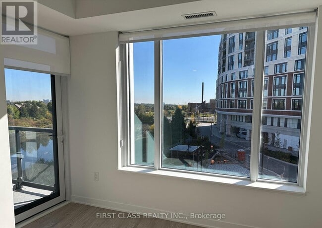 Photo - 2495 Eglinton Ave W Unité 316