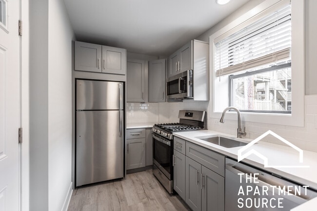 Building Photo - 1137 Oak Ave Unit E2