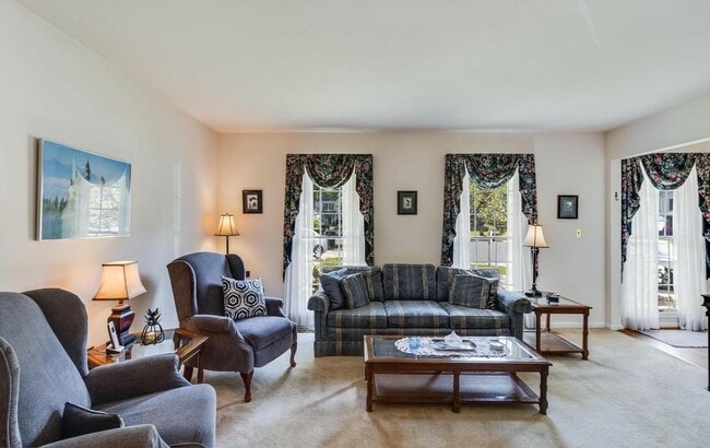 Photo - 15411 Pine Tree Ct