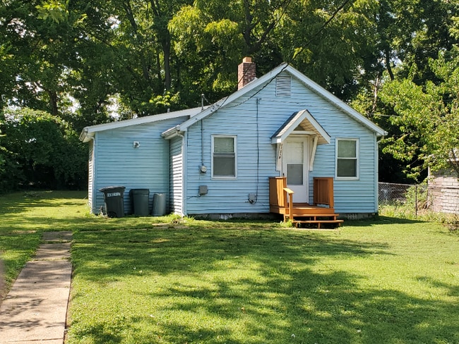 Building Photo - 2721 Pasteur Ave Rental