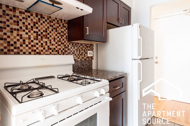 Photo - 3710 N Pine Grove Ave Unit 313