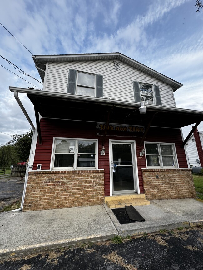 Photo - 11495 Leetown Rd House