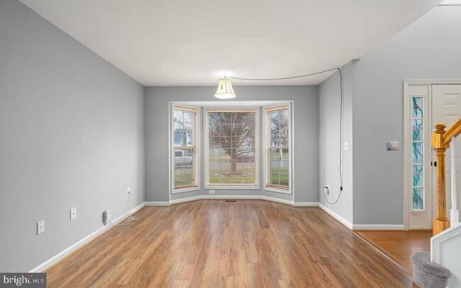 4 St Ives Ct