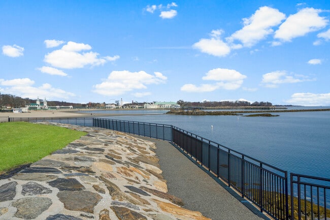 Photo - 17 Waters Edge