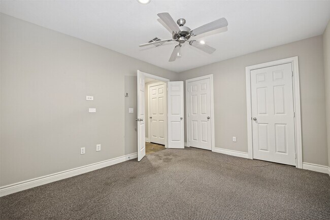 Photo - 1804 Tuam St