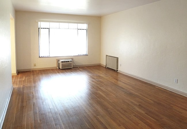 Photo - Lucca Apartments