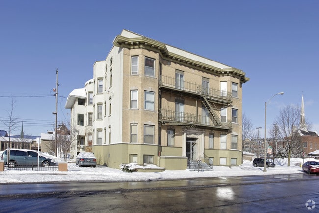 Iowa Flats - Iowa Flats Apartments