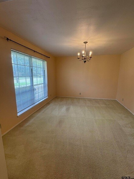 Photo - 1311 Larkspur Ln