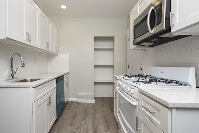 Building Photo - 79 14th St Unit 2