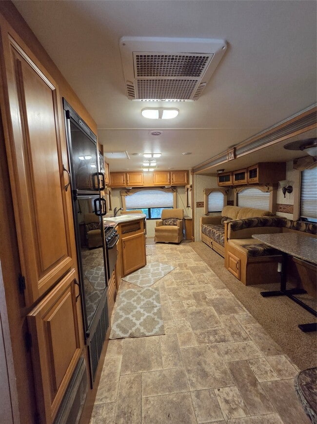 Photo - 18484 Thomas St
