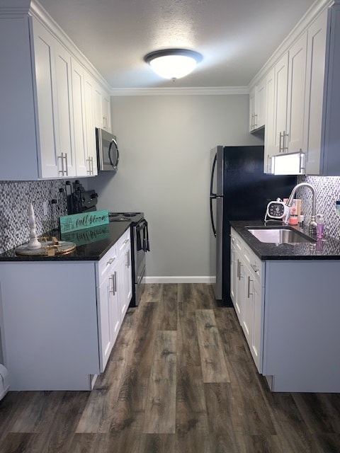 Photo - 37910 Euclid Ave