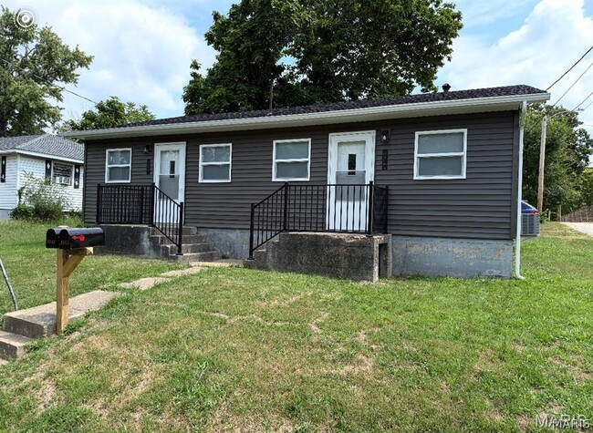 Photo - 604 N Henderson St