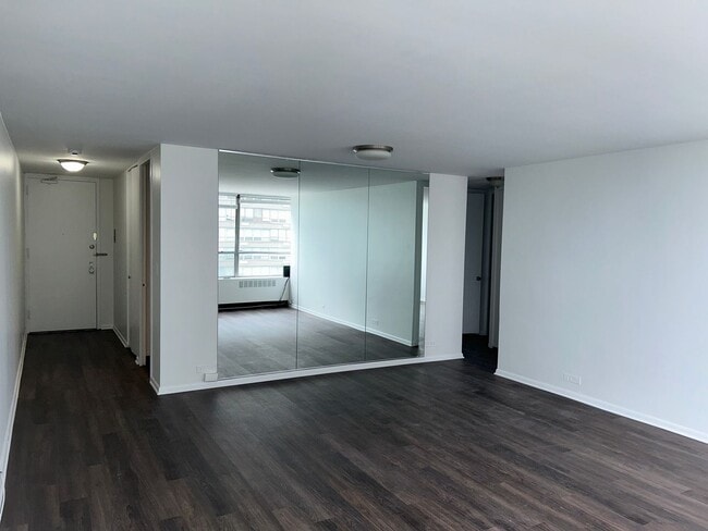 Building Photo - Don't Miss out - Newly Renovated, 1 Bed / 1Bath Unit 1603S
