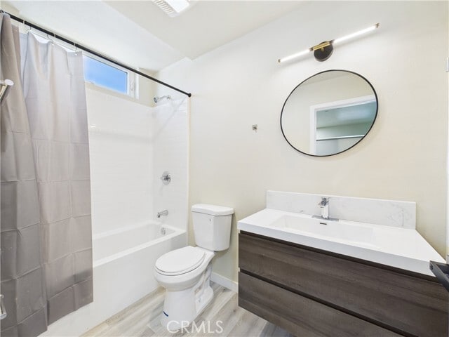 Photo - 8457 Langdon Ave