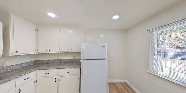 Photo - 305 E California Ave