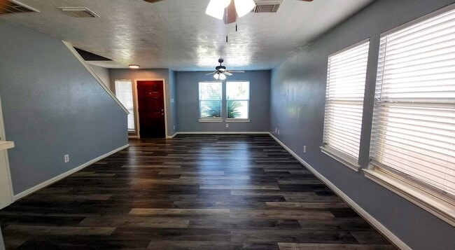 Building Photo - 1213 Ruthven St Rental