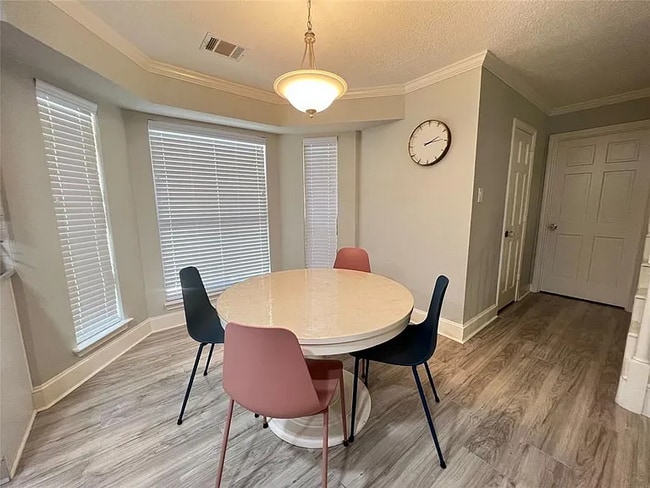 Photo - 911 Montview Dr