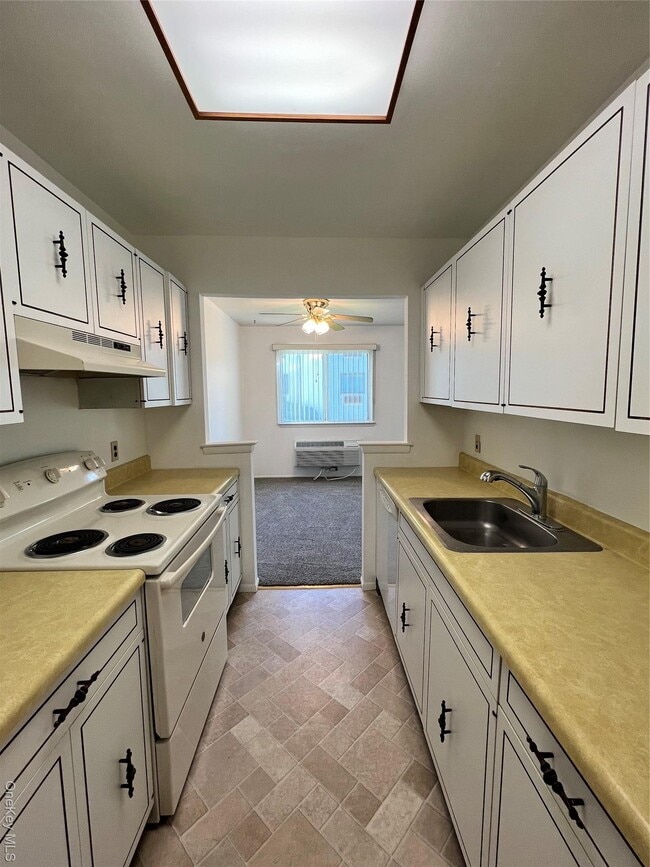 Photo - 24 Village Park Dr Unit 2F