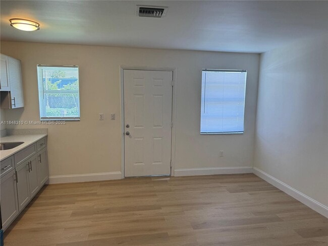 Photo - 10541 SW 184th St Unidad 41-43