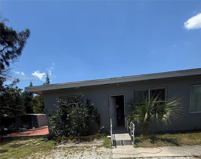 Building Photo - 16 NW 169th St Unit 2