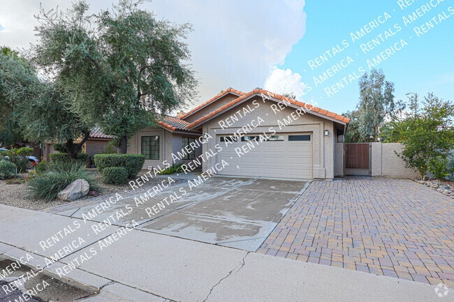 Building Photo - 8444 N 85th St Rental