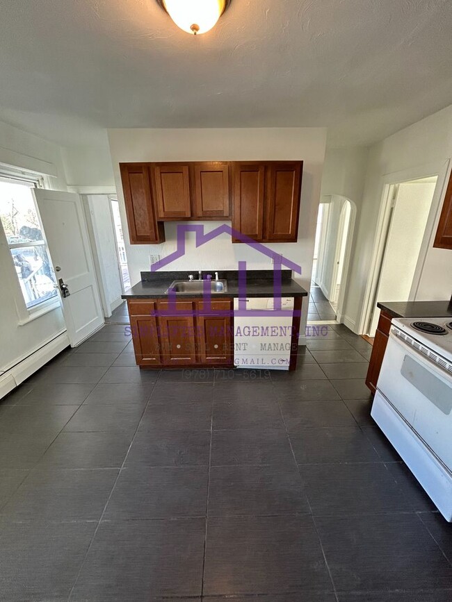 Building Photo - 221 Regan St Unit 1