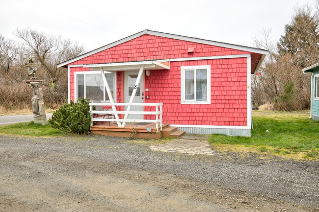 Building Photo - 1757 SR 105