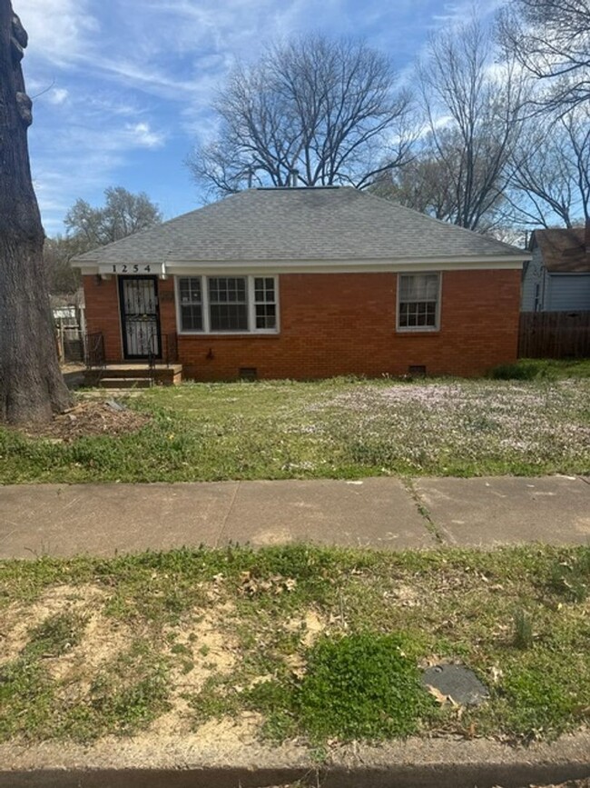 Charming 2-Bedroom Home in Memphis - Cozy,... - Charming 2-Bedroom Home in Memphis - Cozy,...