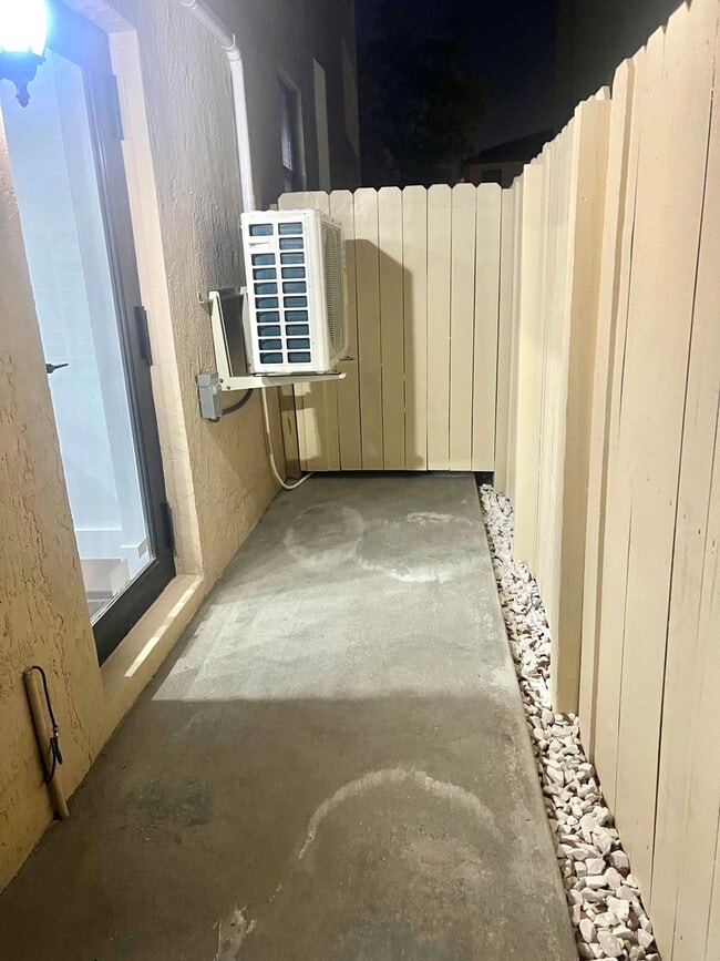 Building Photo - 11525 SW 234th St Unit Apartment for rent