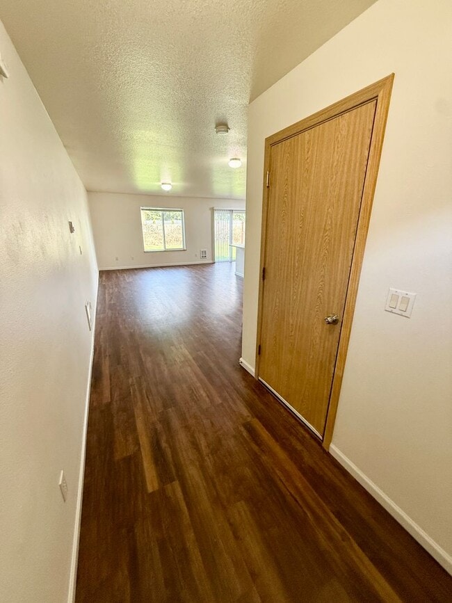 Photo - Newly Remodeled 3-Bed, 2.5-Bath Duplex for Rent in Longview