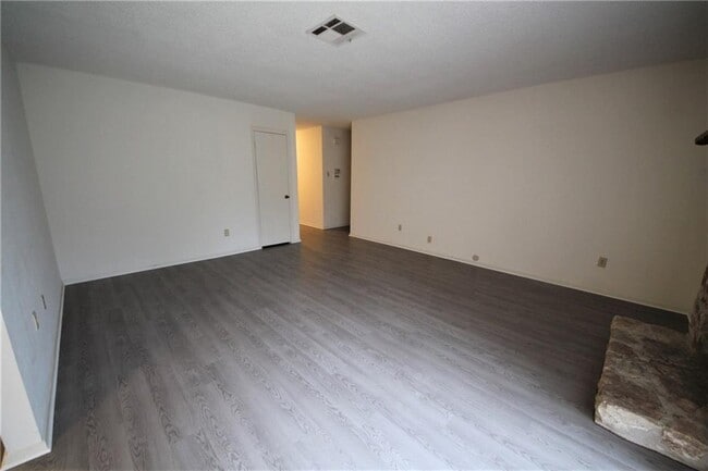 3206 Spaniel Dr
