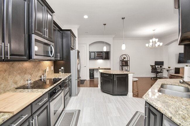 Photo - 2120 Kipling St Unidad 306