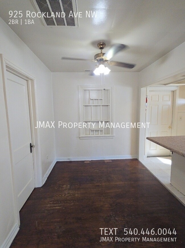 Photo - 925 Rockland Ave NW