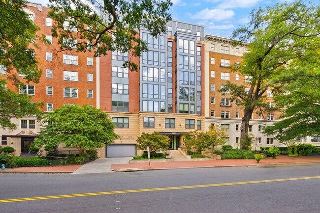 Building Photo - 1427 Rhode Island Ave NW Unit 503