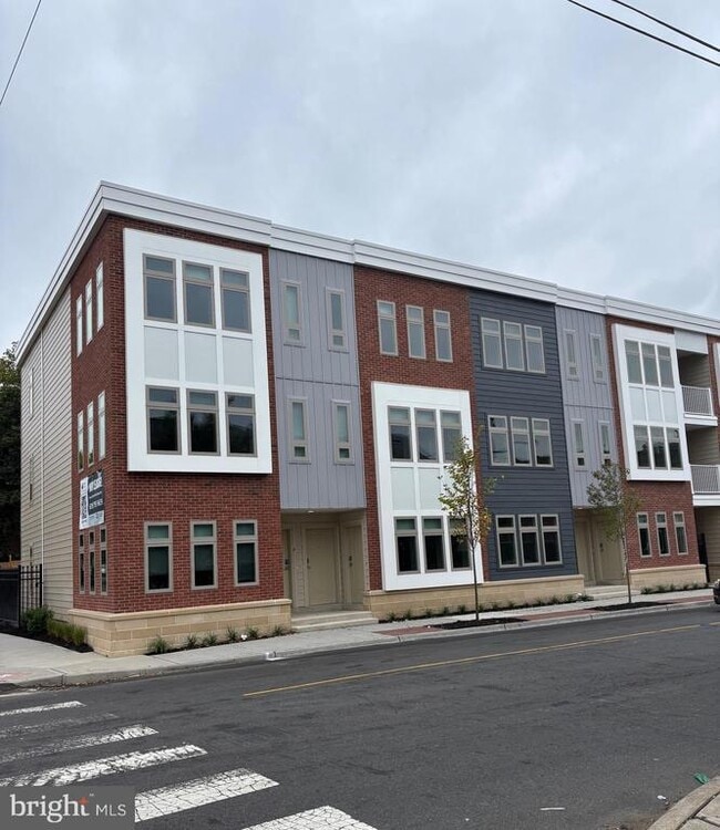 Building Photo - 200 Hamilton Ave Unit 213 Rental