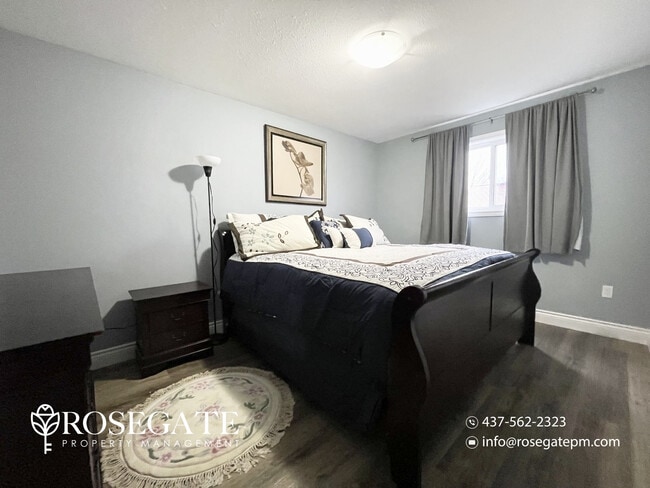 Photo - Pet-Friendly 2-Bedroom Main Level Apartment with Pool & Backyard Deck – Niagara Falls Unit 1
