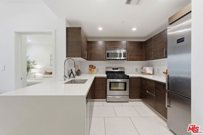 Photo - 1700 Sawtelle Blvd