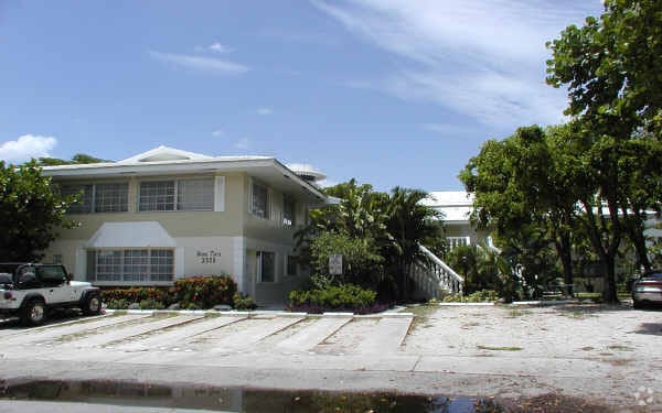 Photo - Harbor Beach House Apartments