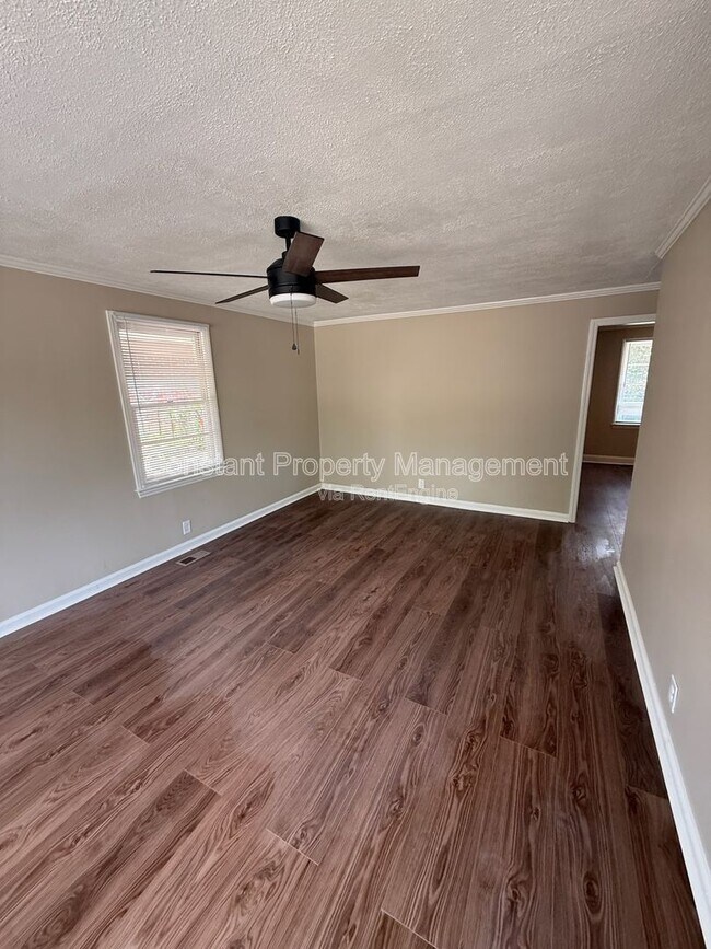 Photo - 1164 Newberg Ave