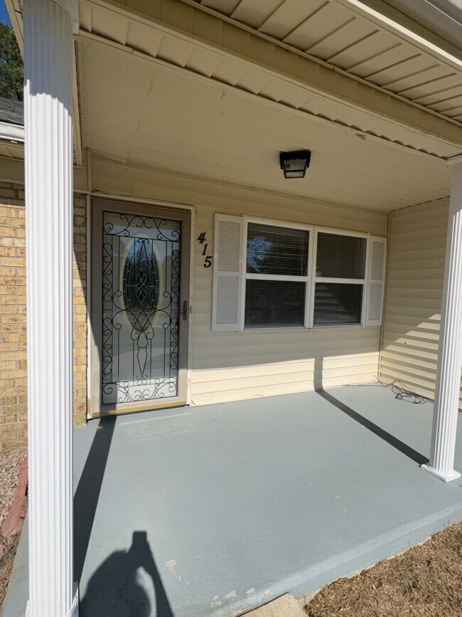 Photo - 415 Sterling Rd