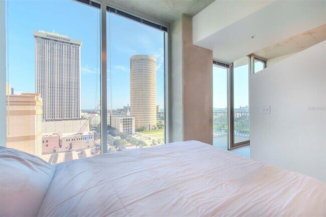 Photo - 777 N Ashley Dr Unidad 1204