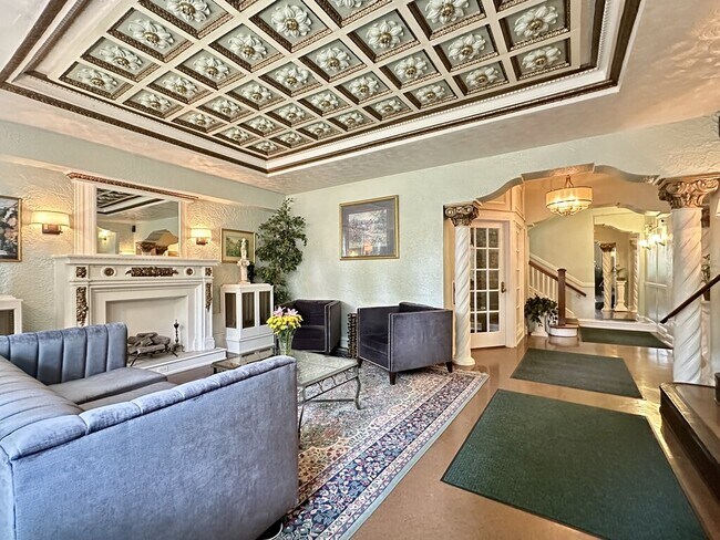 Photo - 4531 N Ashland Ave Unit 211